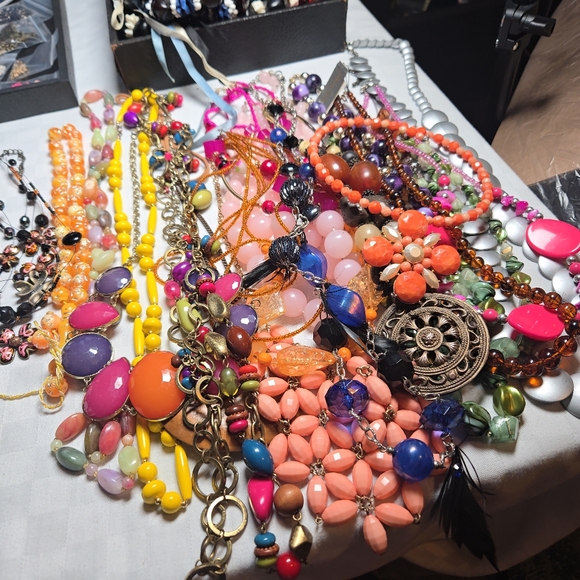 SHOW FLYER LIKE THIS TO BE NOTIFIED OF FUTURE JEWELRY SHOWS!!!!!! - Picture 3 of 7